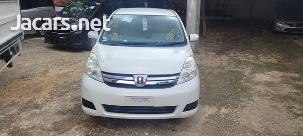 Toyota Isis 1,8L 2013-1