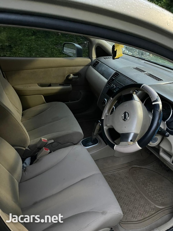 Nissan Tiida 1,5L 2007-7