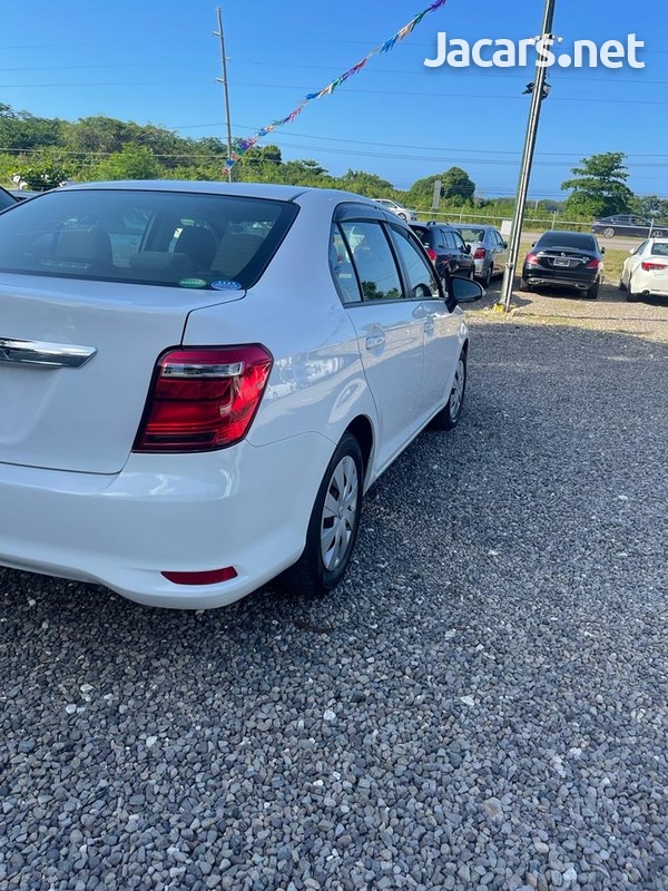 Toyota Axio 1,5L 2017-5