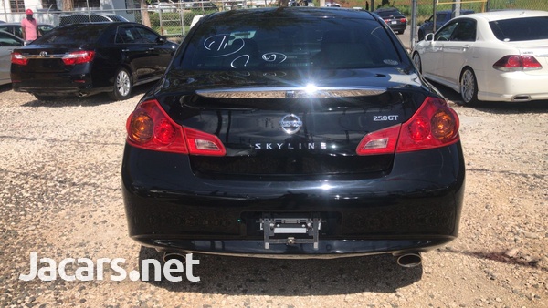 Nissan Skyline 2,5L 2013-5