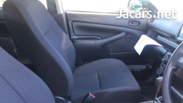 Toyota Probox 1,5L 2017-7