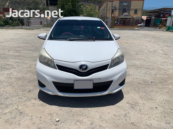 Toyota Vitz 1,3L 2013-3