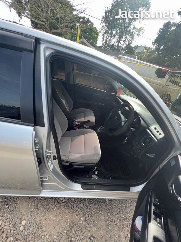 Toyota Axio 1,5L 2016-9