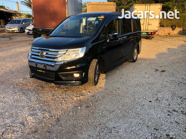 Honda Stepwgn Spada 2,0L 2013-8
