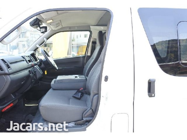 Toyota Hiace 3,0L 2016-4
