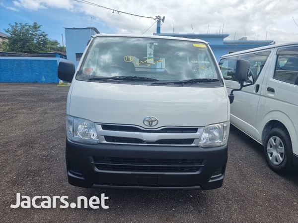 Toyota Hiace 2,0L 2013-3