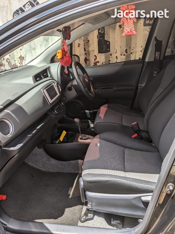 Toyota Vitz 1,0L 2014-5