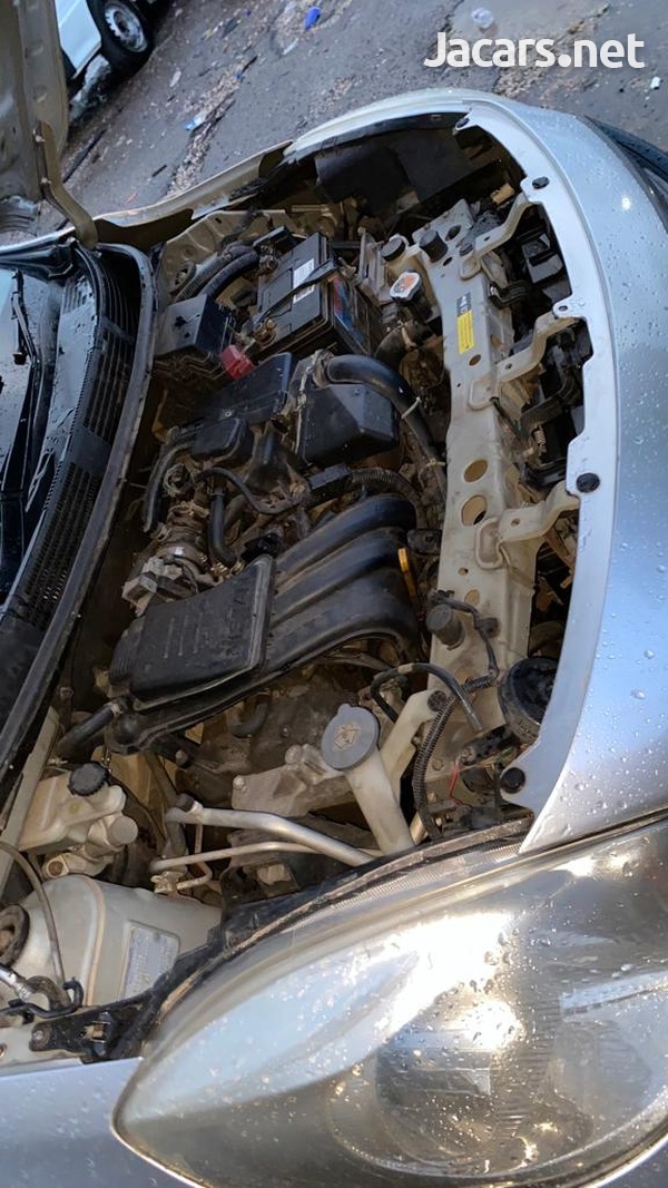 Nissan Latio 1,2L 2013-6