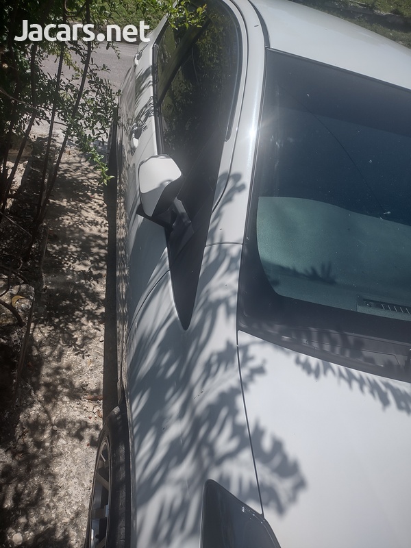 Toyota Vitz 1,5L 2015-4