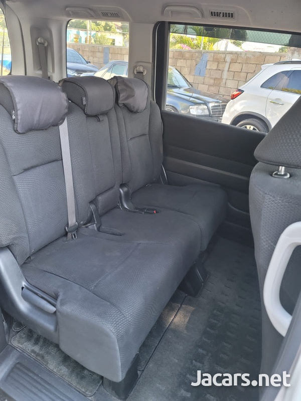 Honda Stepwgn Spada 2,0L 2013-2