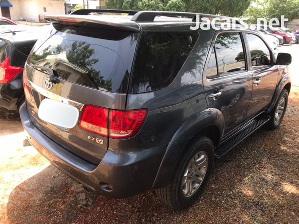 Toyota Fortuner 2,7L 2006-3