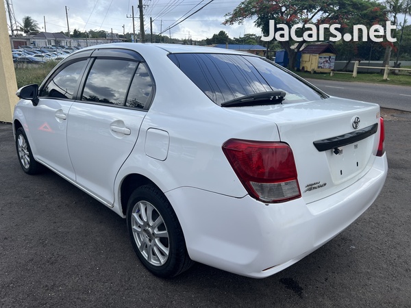 Toyota Axio 1,5L 2012-6