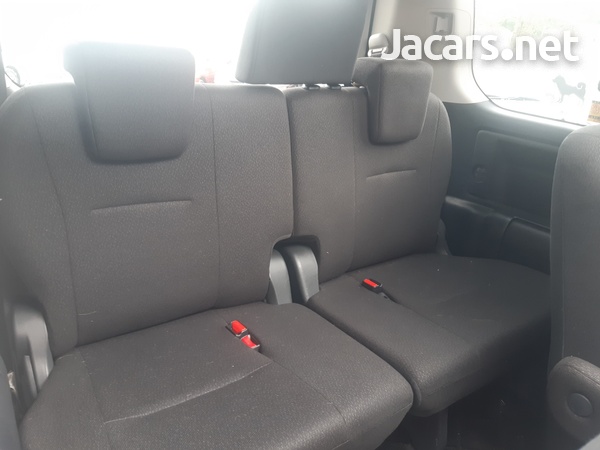 Toyota Voxy 2,0L 2013-8