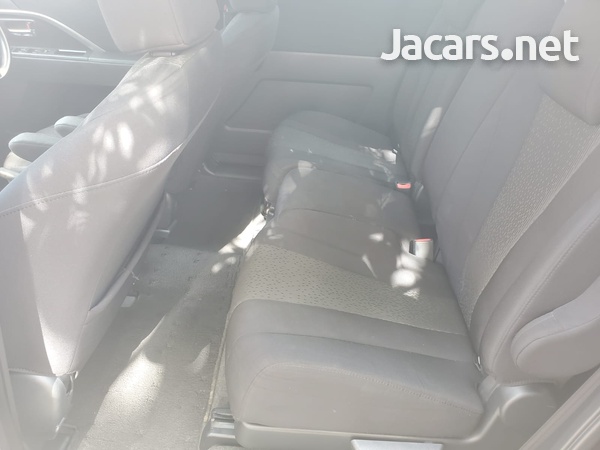 Nissan LaFesta 2,0L 2011-6