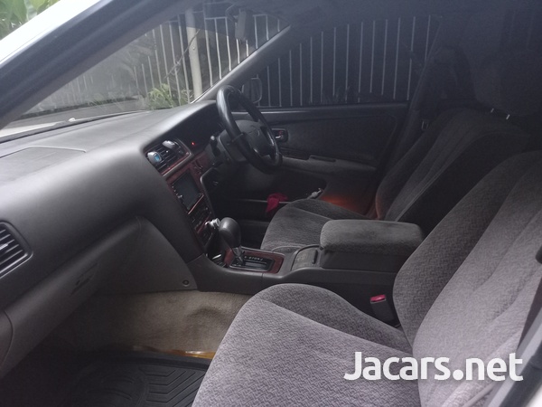 Toyota Mark II 2,5L 2000-5