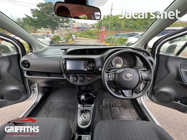 Toyota Vitz 1,0L 2017-9