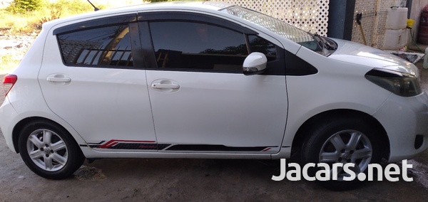Toyota Vitz 1,0L 2012-10
