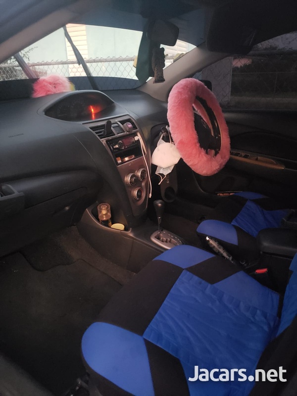 Toyota Yaris 1,5L 2011-1