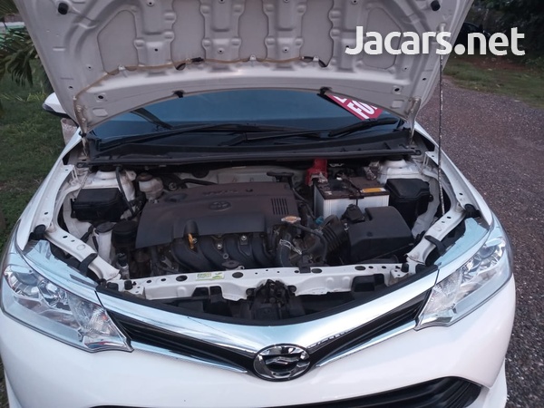Toyota Axio 1,5L 2017-10