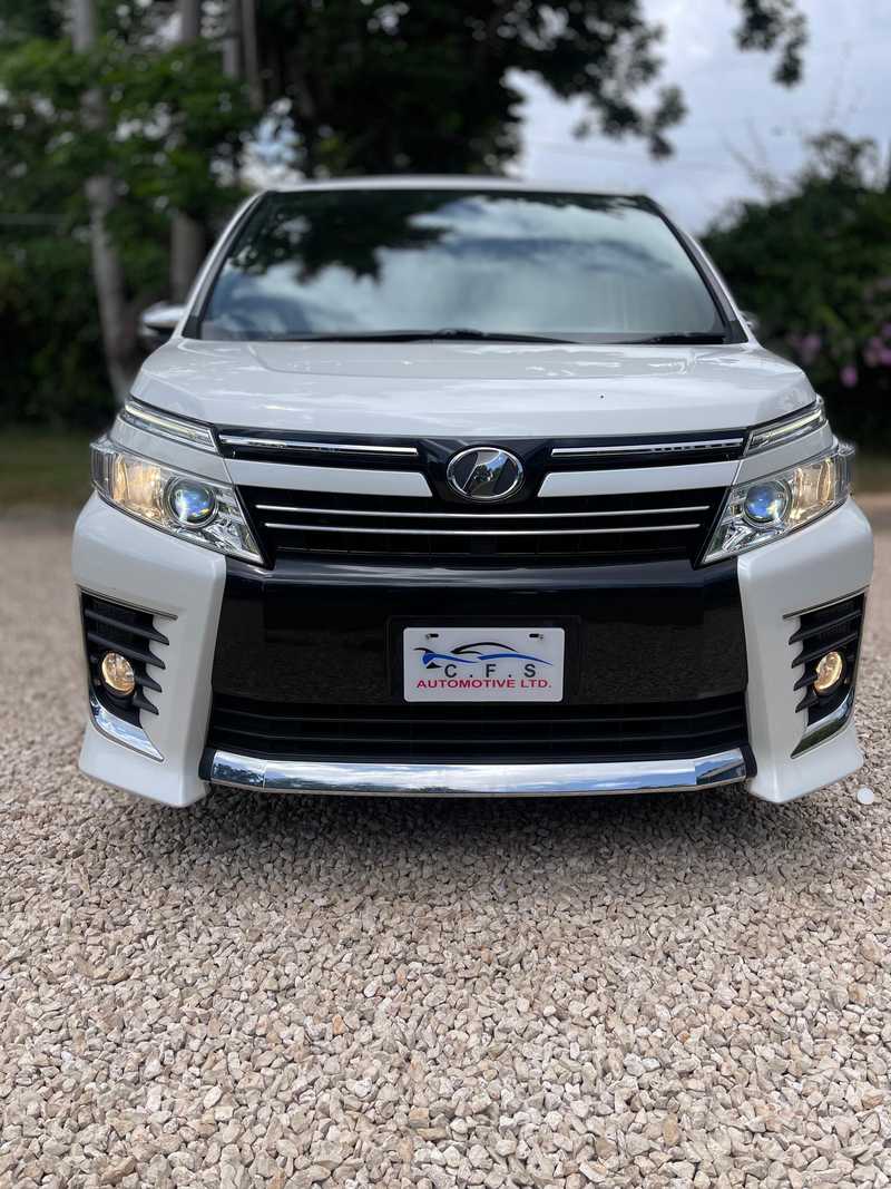 Toyota Voxy 2,0L 2016 JA$3,090,000 №2474150 in Manchester