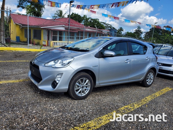 Toyota Aqua 1,5L 2016-4