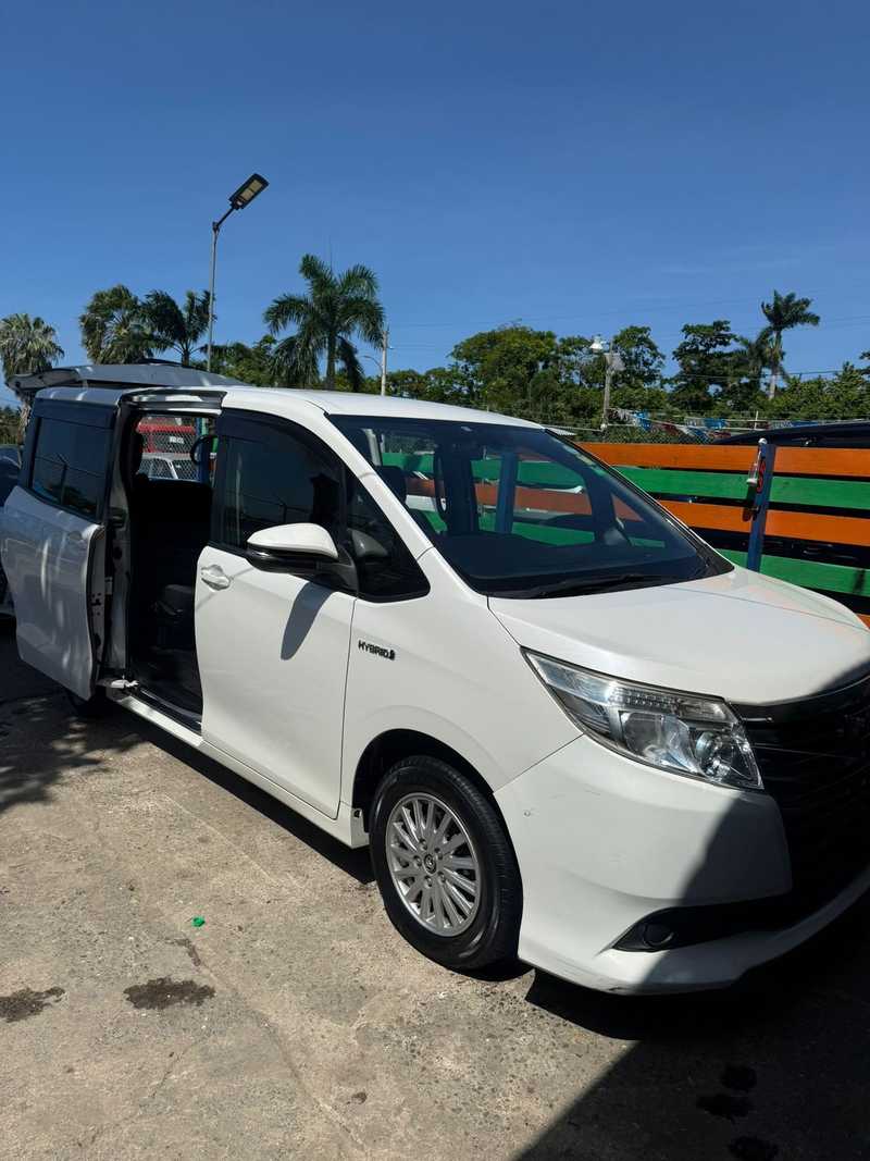 Noah.222222 Toyota Noah 2,0L 2014 JA$2,180,000 №2511357 in Saint Ann - Noah