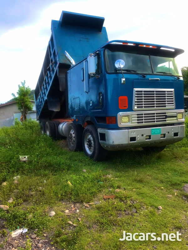 1999 Cabover international walk through-1