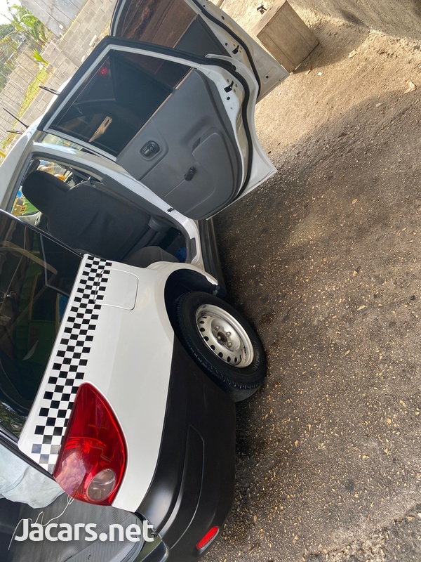 Nissan AD Wagon 1,5L 2014-7