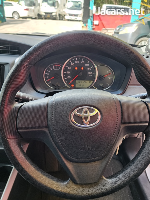 Toyota Fielder 1,5L 2017-9