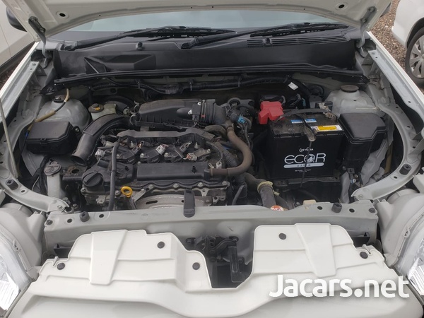 Toyota Probox 1,5L 2017-8