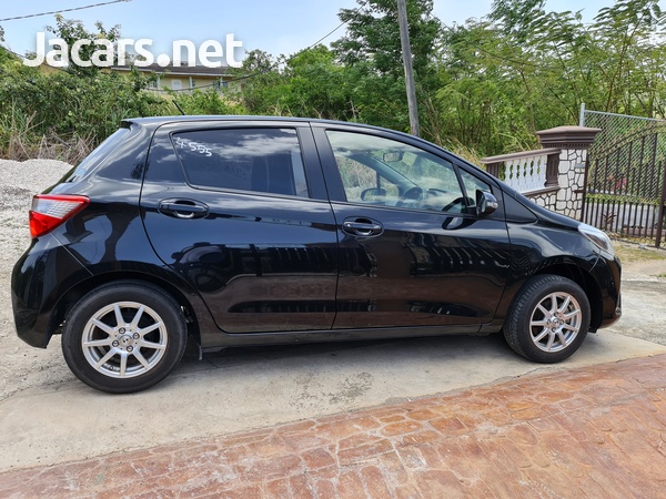 Toyota Vitz 1,0L 2017-4