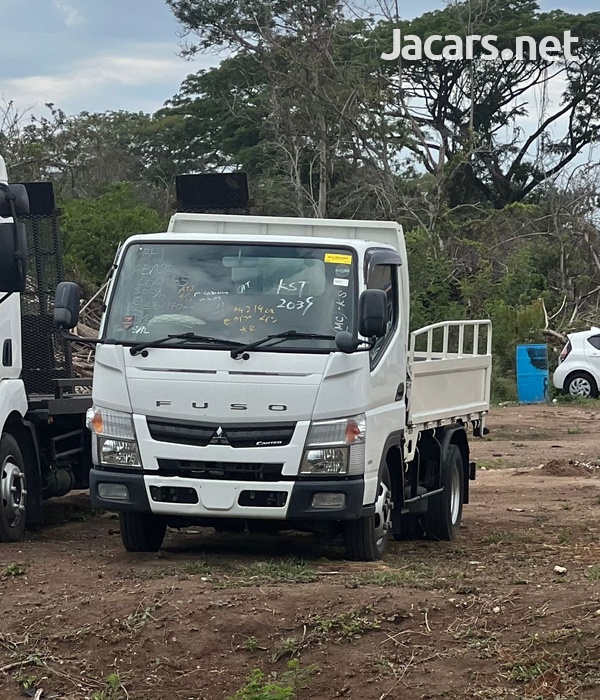 Mitsubishi Fuso-1
