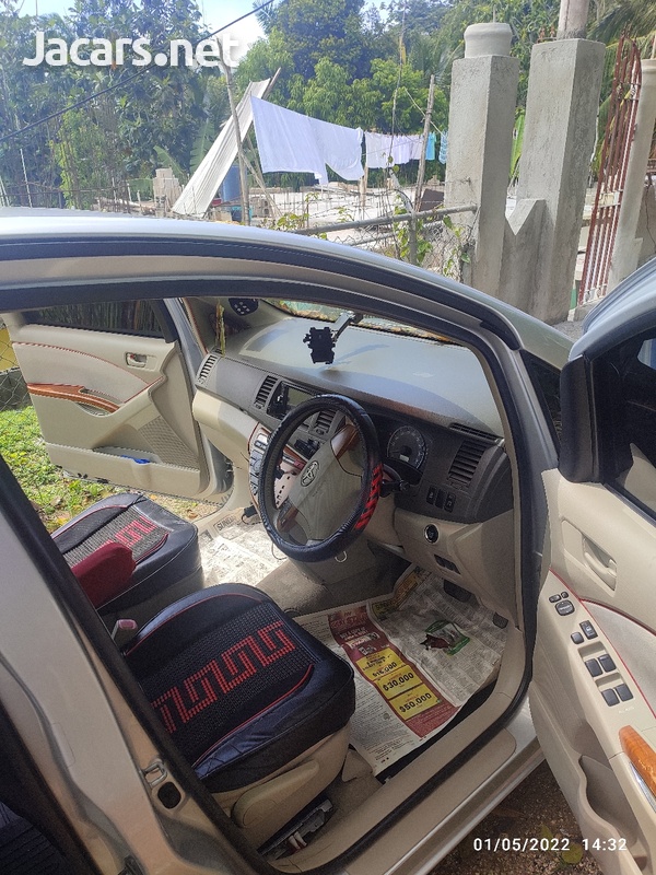 Toyota Isis 1,8L 2010-7