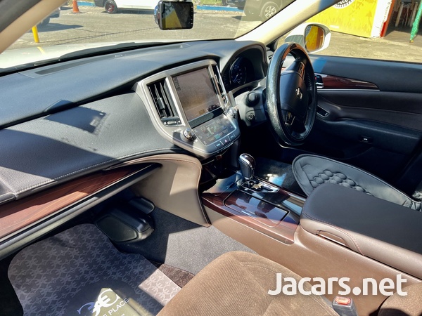 Toyota Crown 2,5L 2014-5