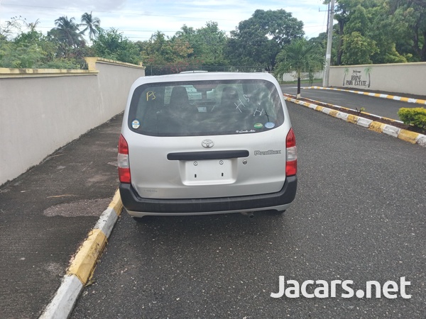Toyota Probox 1,5L 2016-4