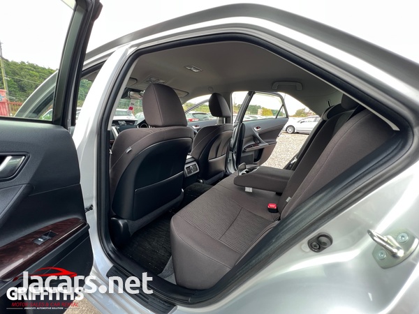 Toyota Mark X 2,5L 2017-12