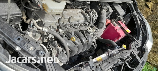 Toyota Noah 2,0L 2014-2