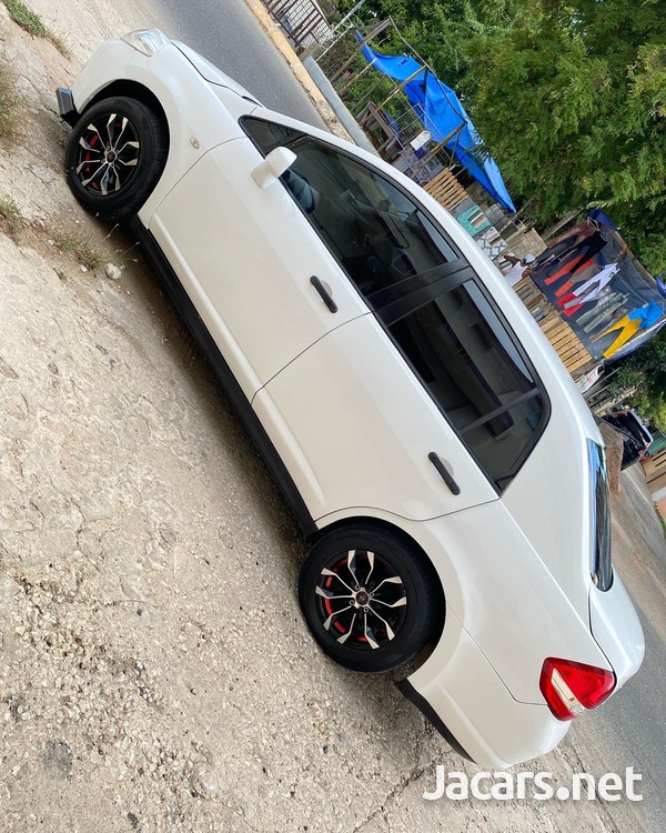 Nissan Tiida 1,4L 2011-4