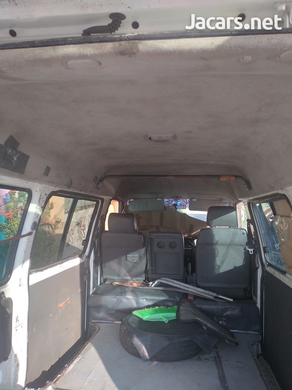 Nissan Vanette 2,0L 2006-1