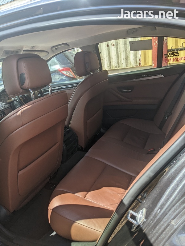 BMW 5-Series 2,0L 2013-4