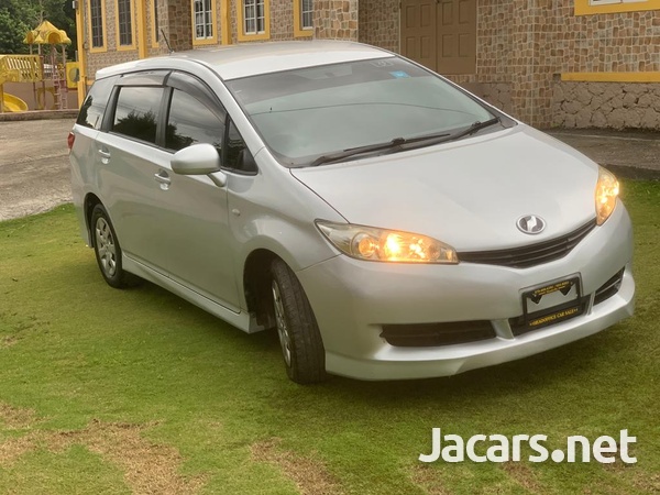 Toyota Wish 1,8L 2012-1
