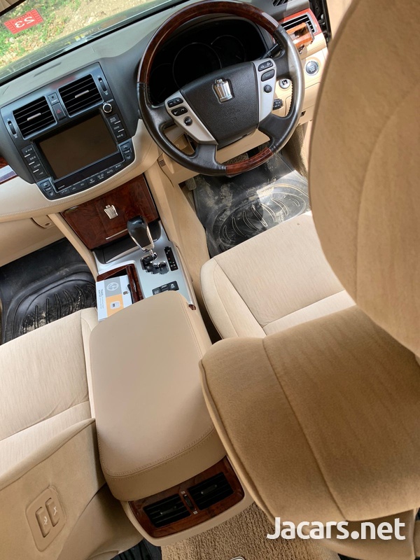 Toyota Crown 2,5L 2012-7