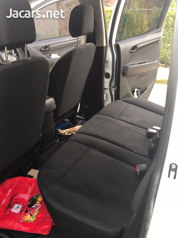 Isuzu D-Max 2,5L 2017-6