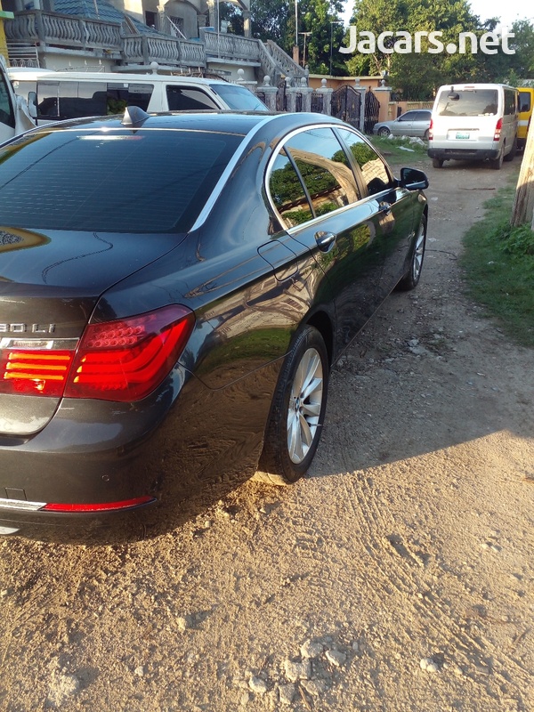 BMW 7-Series 3,0L 2015-6