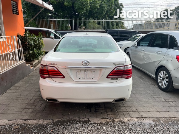 Toyota Crown 2,5L 2013-5
