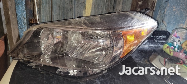 Brand new left side headlight lamp for toyota vitz and yaris-3