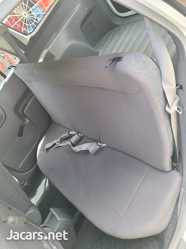 Nissan AD Wagon 1,5L 2016-3