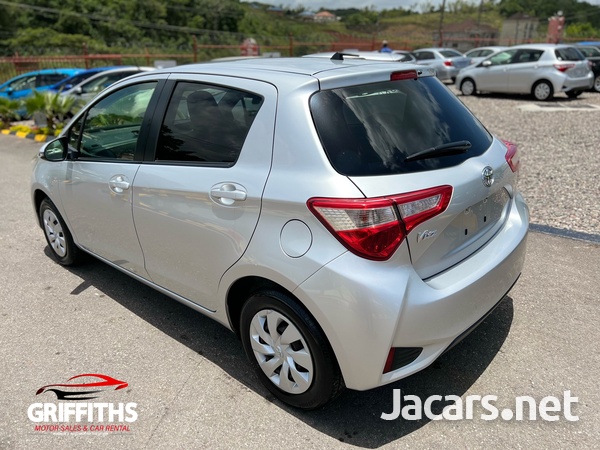 Toyota Vitz 1,0L 2017-4