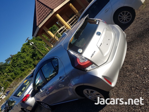 Toyota Aqua 1,5L 2016-7