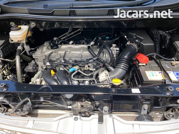 Toyota Voxy 1,8L 2013-12